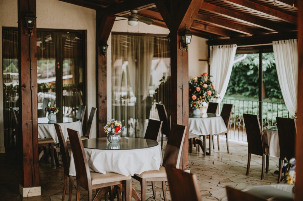 Pensiunea_Noblesse_Restaurant_terasa
